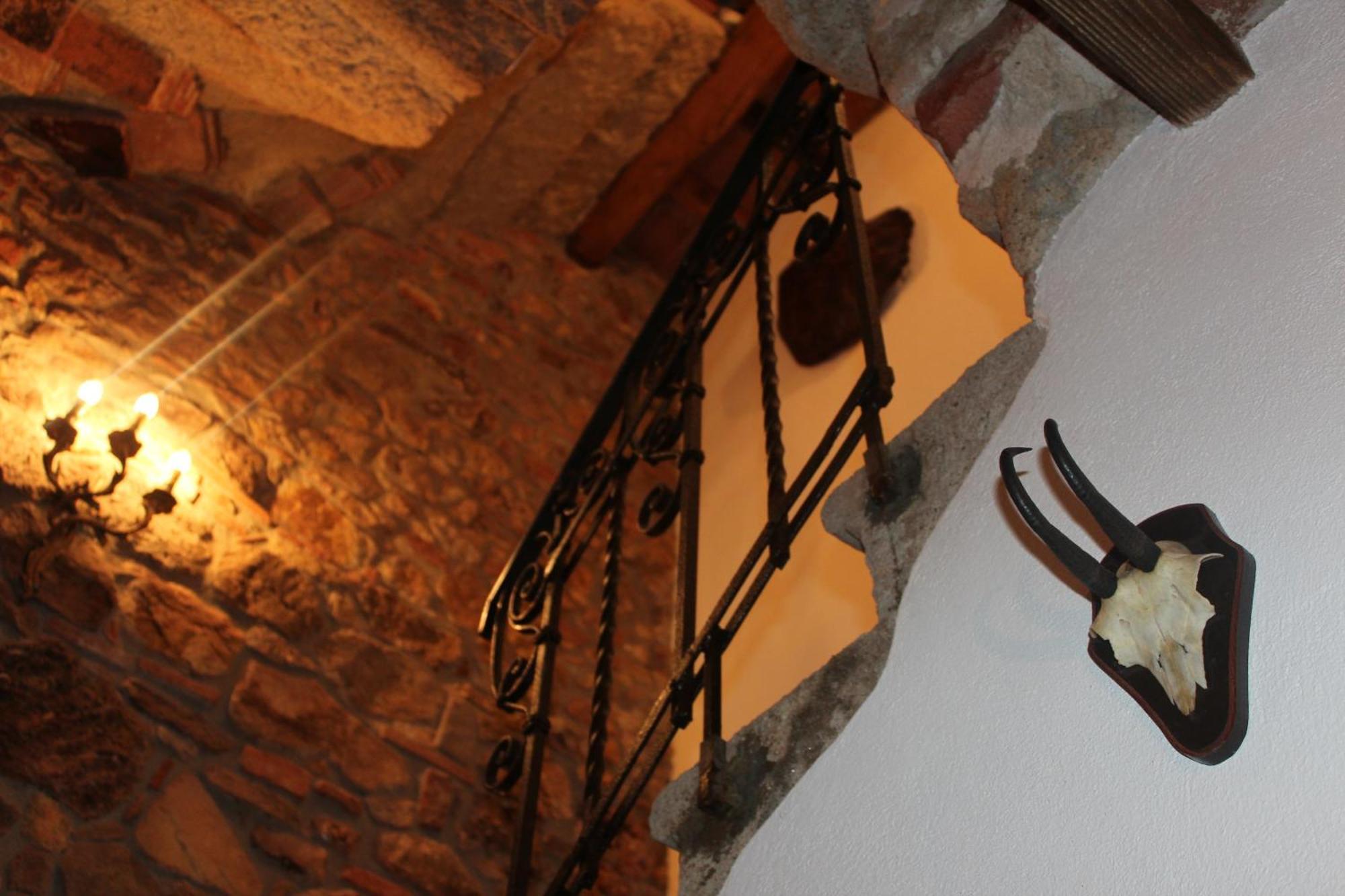 La Divina Dimora Il Castello Degli Spiriti Magni Daire Montepescali Oda fotoğraf